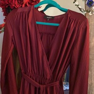 NWOT Boutique Aakaa Burgundy Tie Front Maxi Dress Size Small